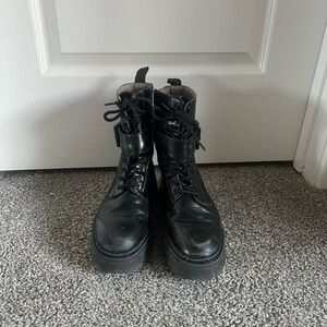 Onyx Boot in Black
ALLSAINTS